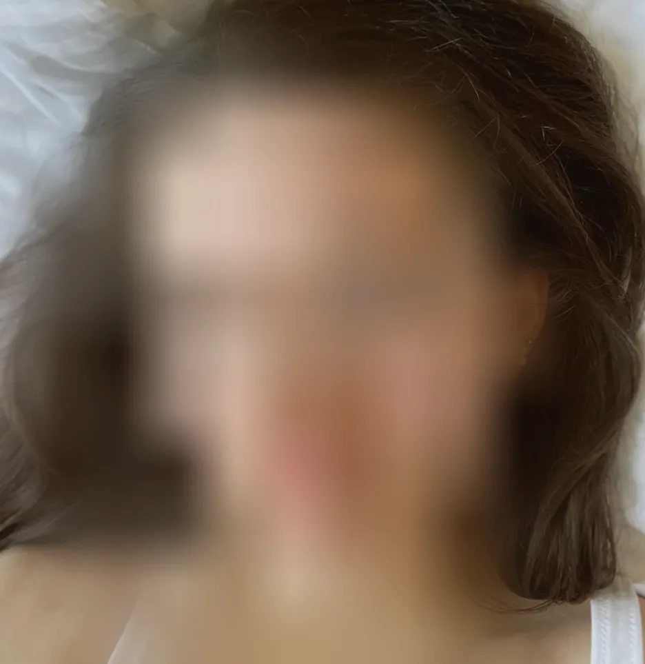Elina, 24