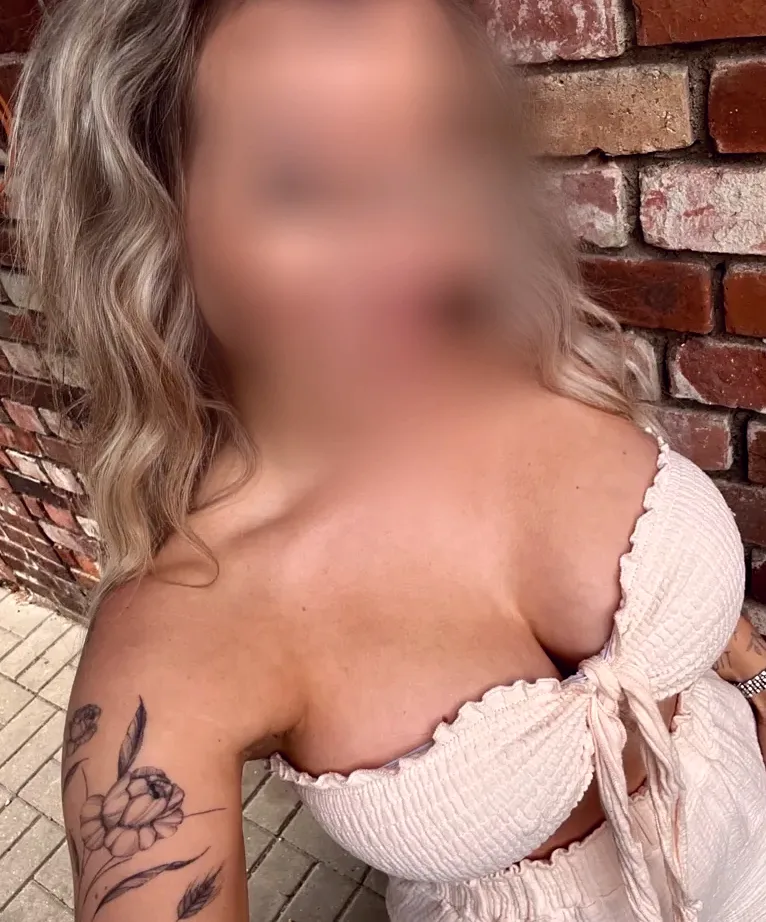 Henna, 36