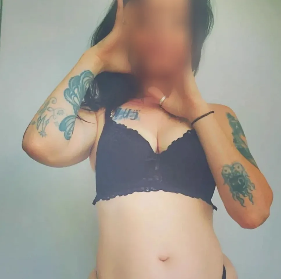 Roosa, 37